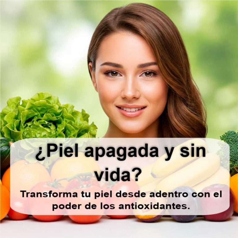 Mujer sonriente con piel radiante rodeada de frutas y verduras frescas.